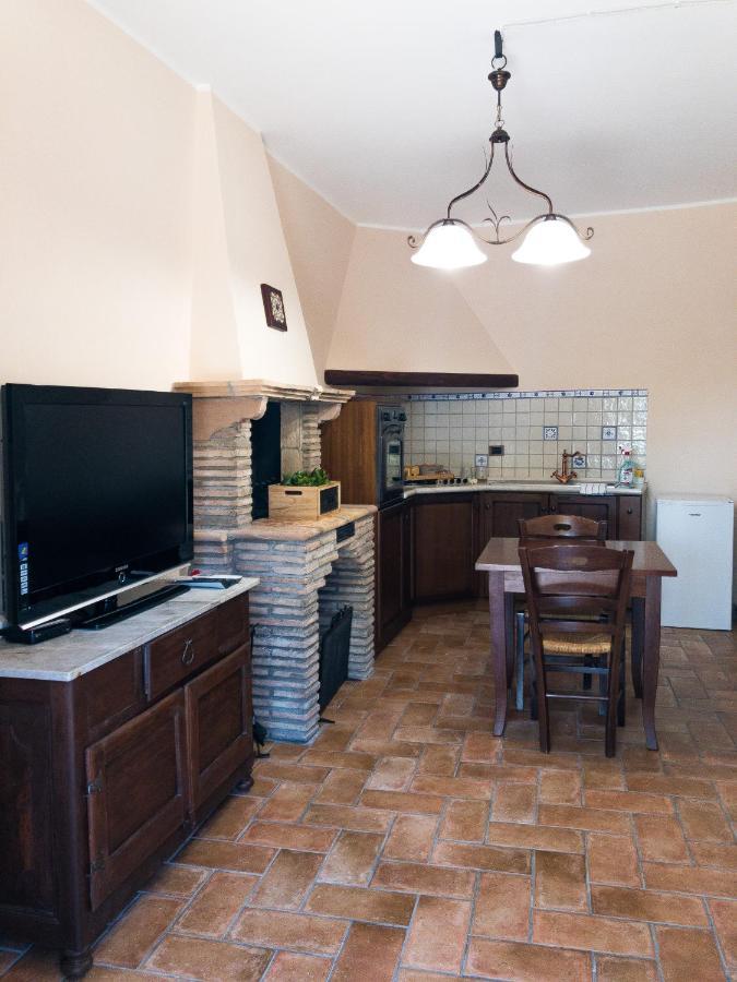 Casa Vacanze La Piazzetta Del Castello Montecalvello Extérieur photo